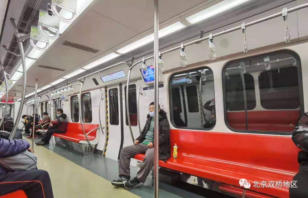 北京地铁1号线新老车陆续更换电子屏预计明年34月八一贯通