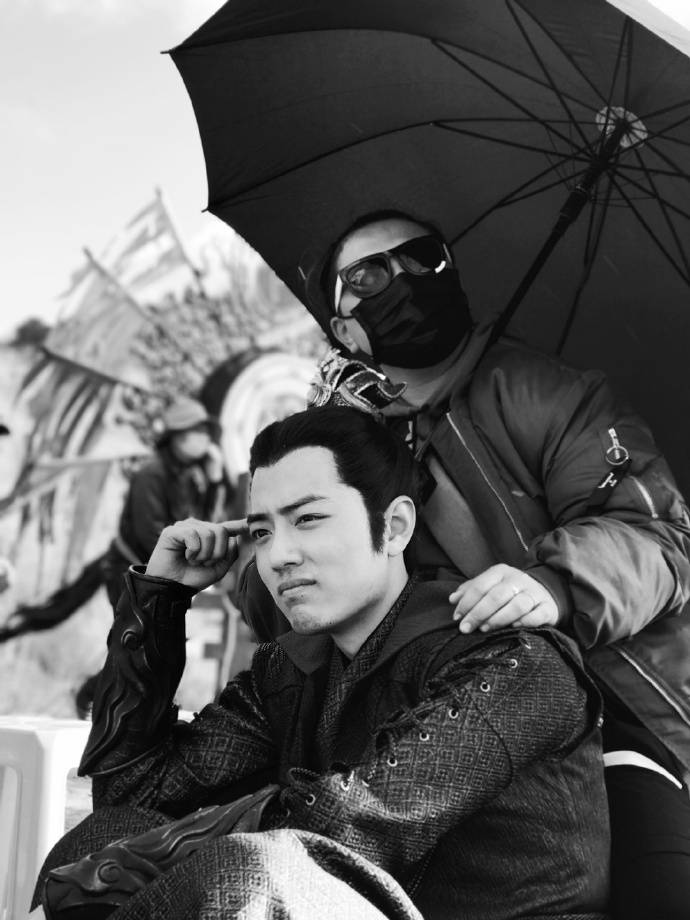 感动！《狼殿下》工作人员回忆肖战拍摄幕后信