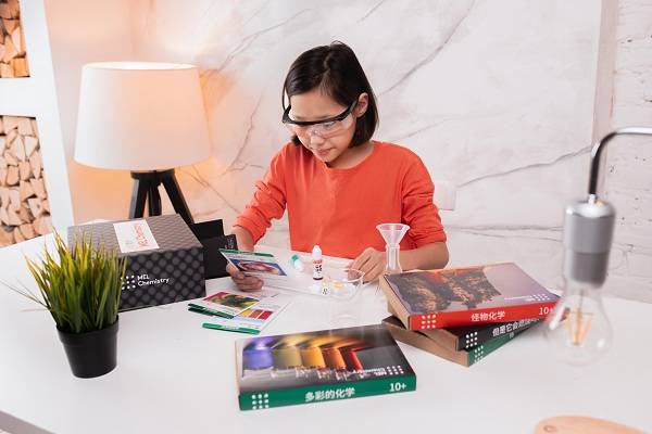 Awards|钔龙MEL Science荣获The VR Awards年度最佳VR教育培训奖