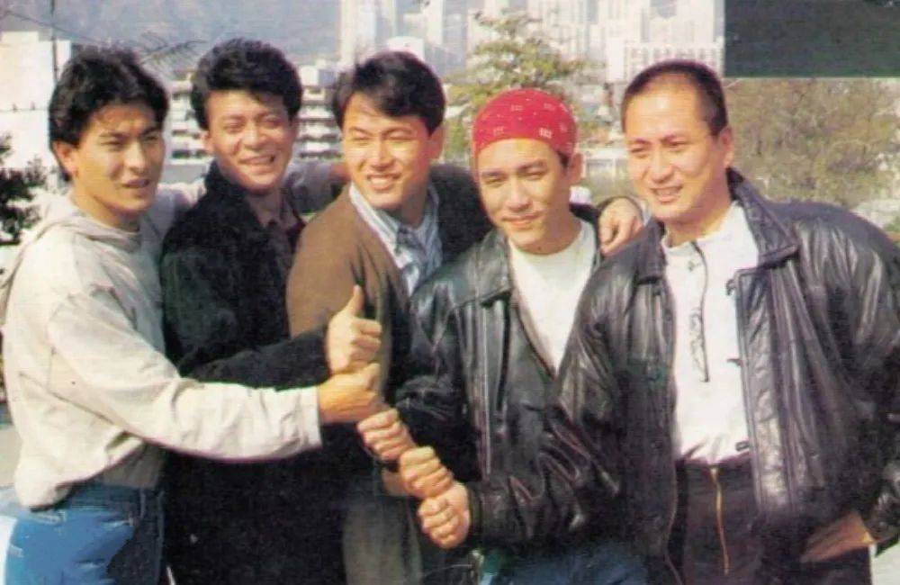 电视连续剧纯真的年代第三集 ef62a5f5939e412eba2775500b4538d2.jpeg