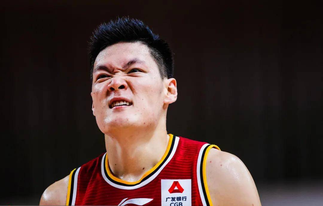 大魔王场均仅3.5分!张宁被球队下放!他还能回cba吗?