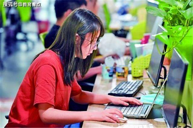 国外收花生工作视频 c3b6d83a5a324c62abfbd147374a7529.jpeg