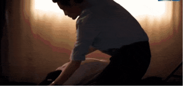 有一天,小美和男友想做羞羞的事,于是nanno给他们提供了场地,并拍了