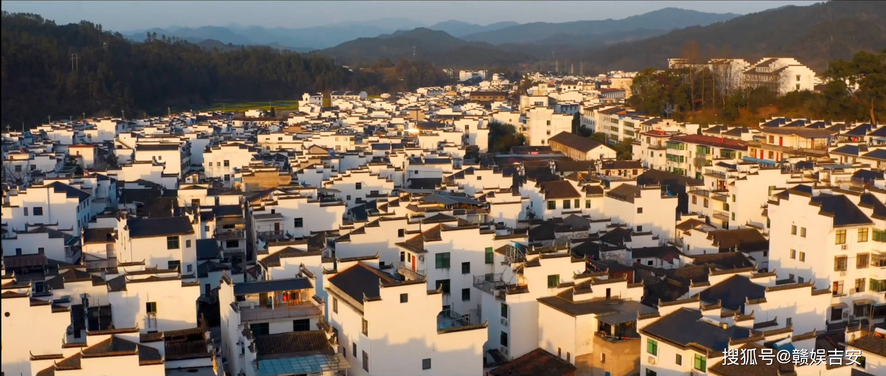 (婺源徽派建筑群)