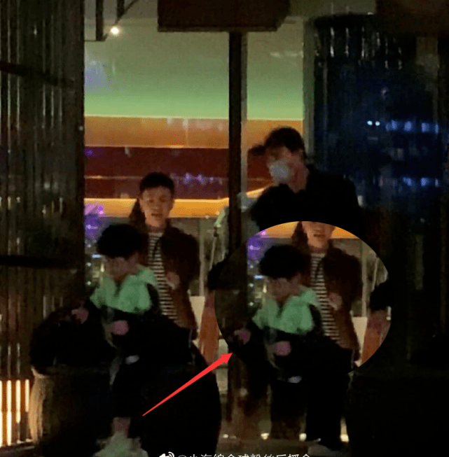 后援会曝光黄晓明3岁儿子小海绵近照,身高极速抽条成小少年