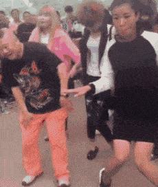 原创搞笑gif段子:姑娘别折磨自己,看着让人心疼!