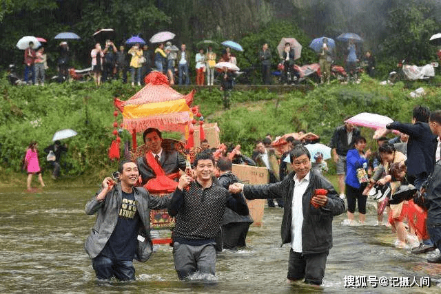 真奇特,甘肃这个地方流行"女娶男嫁"