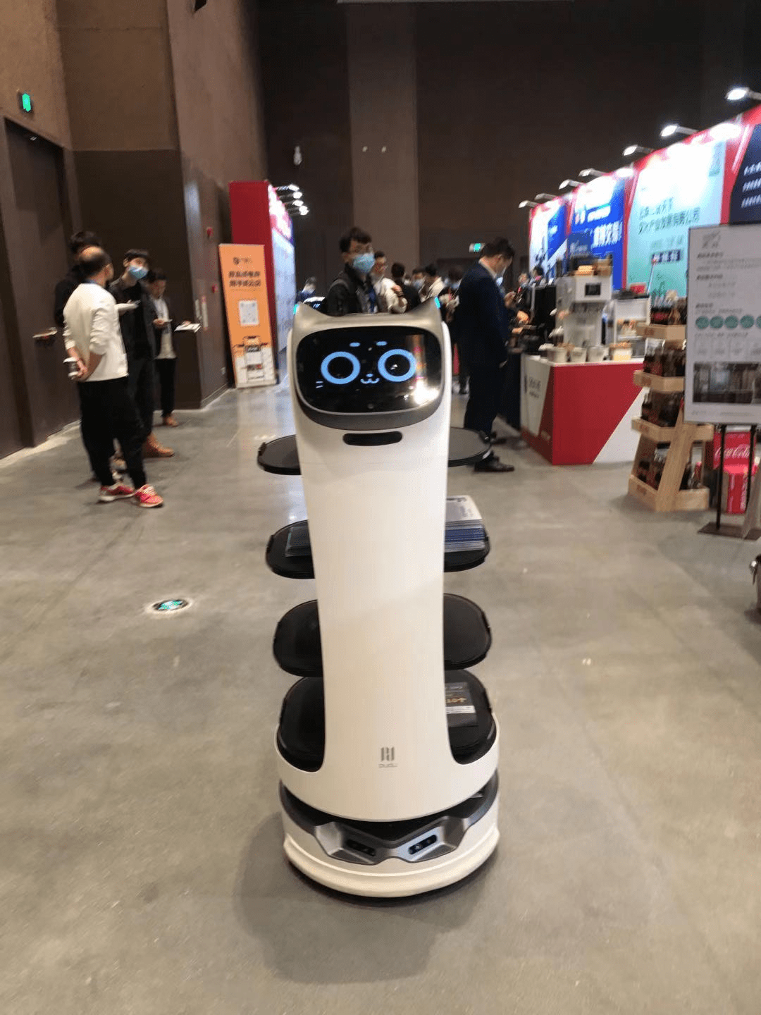 机器人|餐饮机器人销量过万，行业革新在到来吗