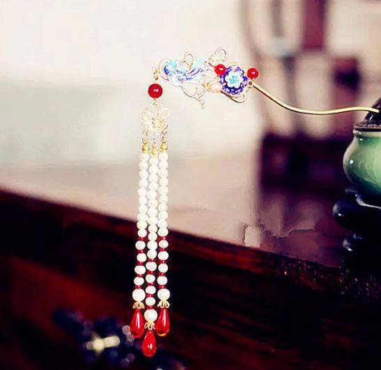 步摇什么成语_金步摇是什么东西(2)