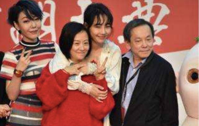 王京花有几个儿子 e0bde8a8a8464dd2ac03c7cd2a00ce64.jpeg