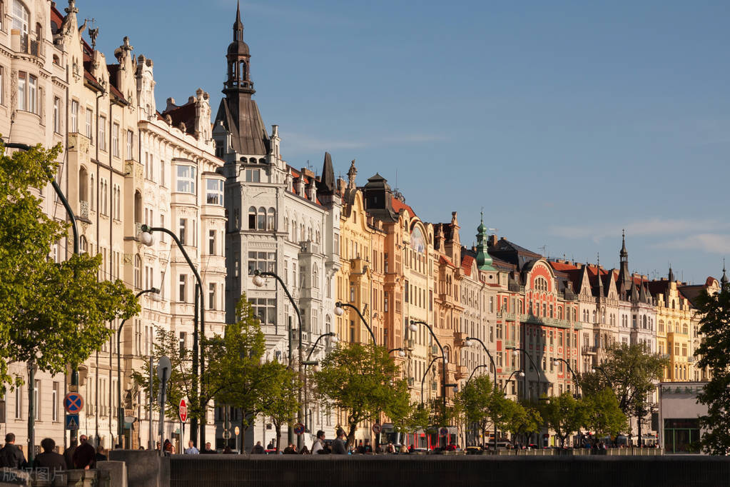 捷克历年gdp_捷克狼犬(2)