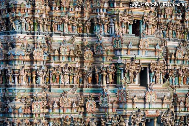 印度为婚礼建造的寺庙，色彩极其艳丽。还是城市的经济支柱