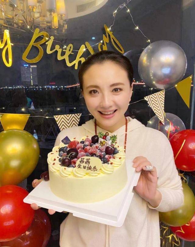 “槿汐姑姑”孙茜迎34岁生日,大11岁老公爱称好甜蜜