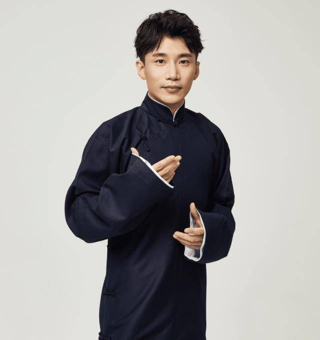 何九华 f849095ca4934eb581815587b731f64e.jpeg