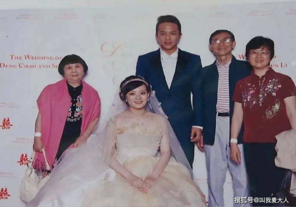 2011孙俪邓超婚纱照_孙俪邓超婚纱照