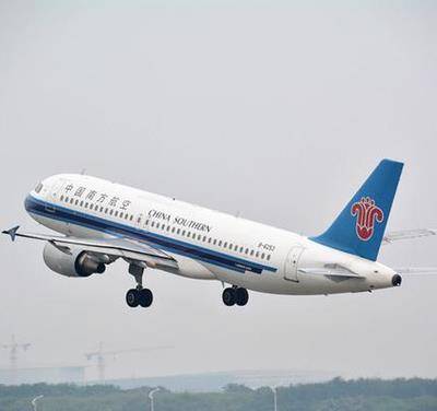 怎么坐飞机飞的更远 163ab58a98c64e6c9bf302891caba792.jpeg