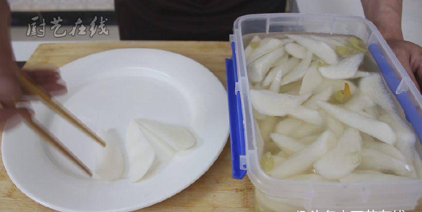 自己在家怎么做泡椒萝卜 20bbd360d9834f0baf332afd5c6a7b30.jpeg