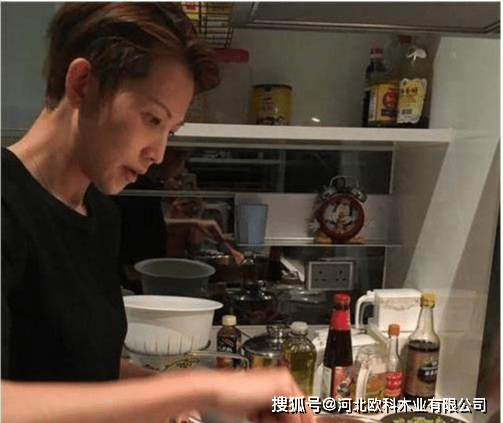 香港有多少人口和面积_香港等于多少澳门面积(3)