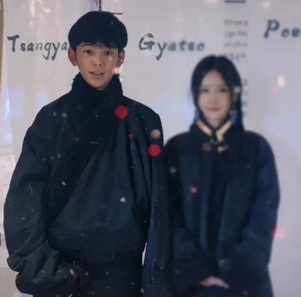 丁真拒上百个商业代言，成名后没机会回家，跟