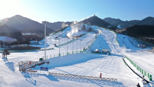 德邦快递与北京南山滑雪场达成合作 提供雪具寄送服务