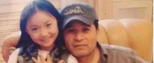 毕福剑女儿照片曝光,刺猬头微胖不化妆,网友:以为是男孩