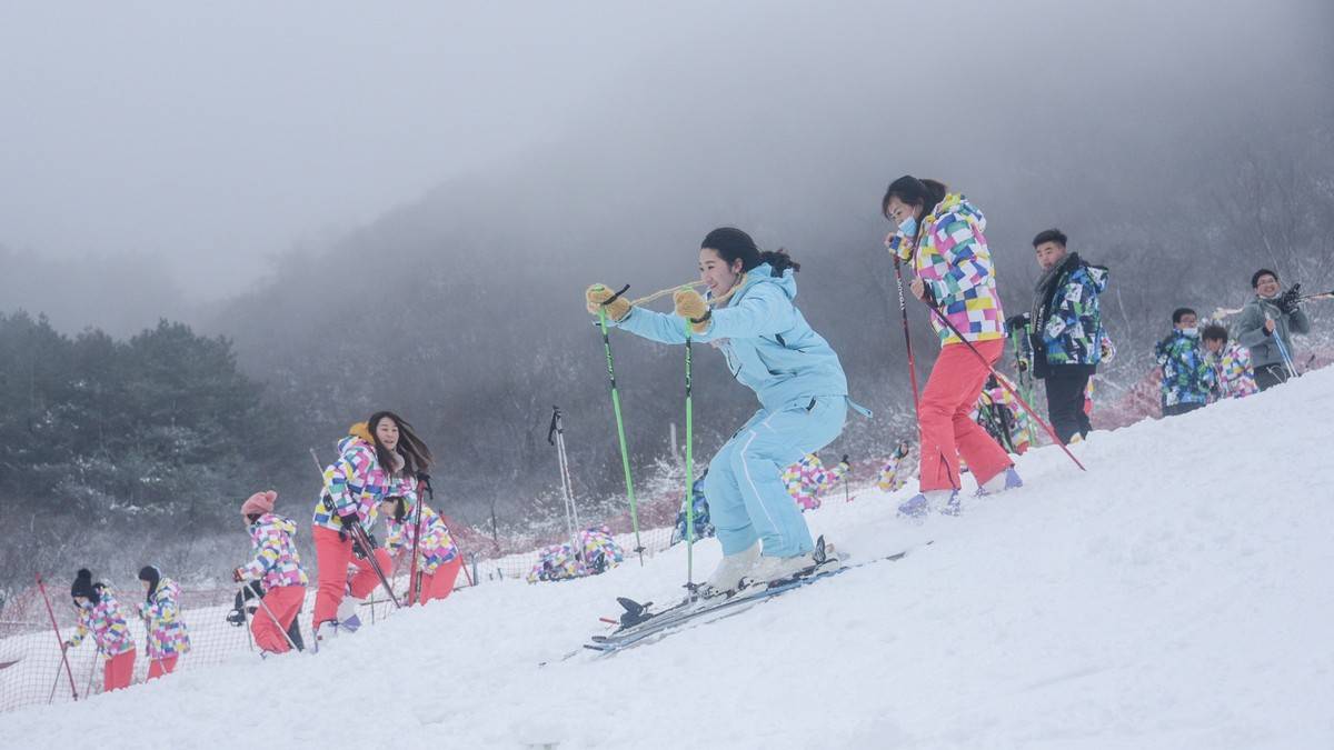 赏景滑雪两不误湖北九宫山滑雪场12月19日开业迎客