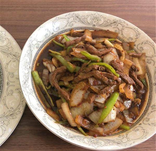 牛肉怎么切丝图解 52bcc1e9d8814fd7aa9f4b9860eafb8d.jpeg