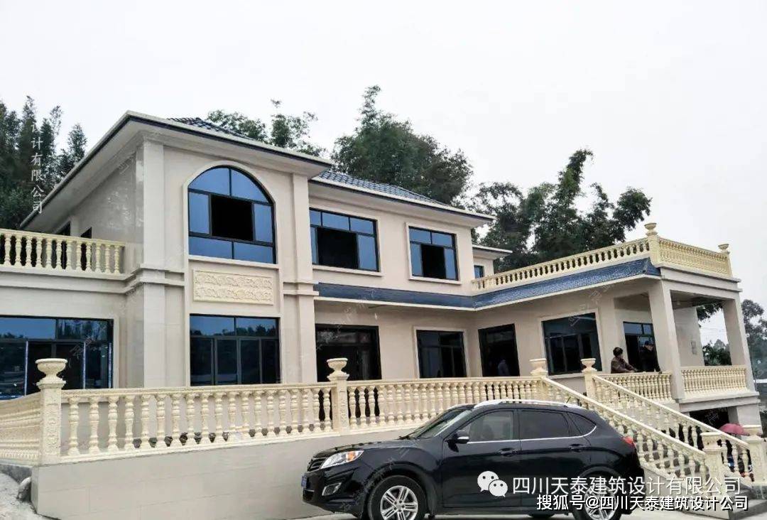 四川乐山投资42万回乡建农村别墅,引来全乡村人围观,都模仿修建