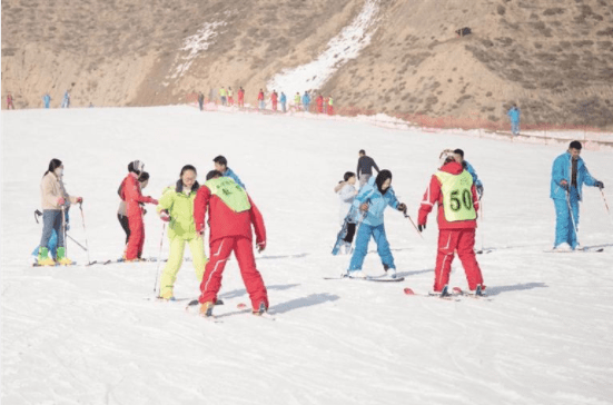 兰州安宁冰雪旅游节开幕打造冰雪爱好者的“饕餮”盛宴