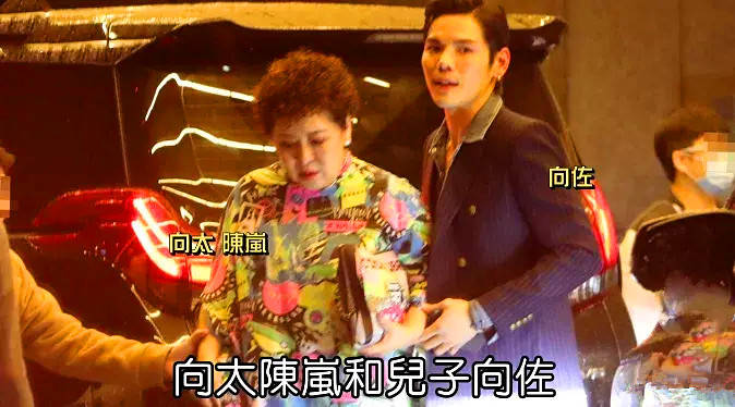 郭碧婷现身安以轩女儿满月宴，产后状态变化明
