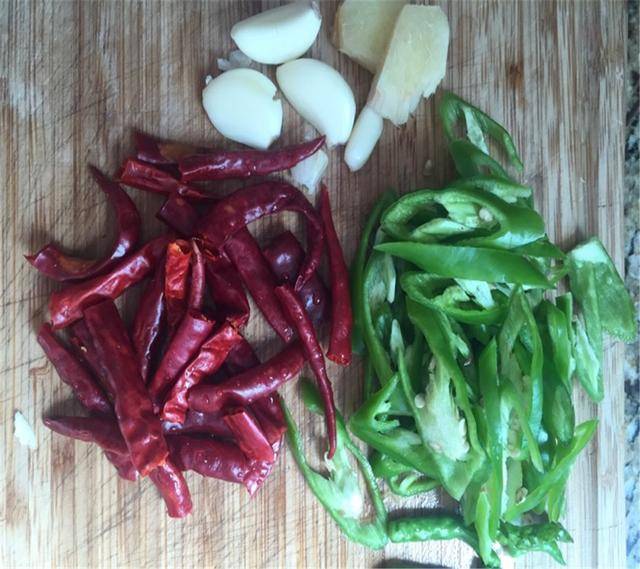 怎么晒茄子留冬天吃 0e85b623d7bc40819c67b671975796c9.jpeg