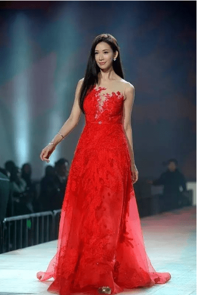 什么样的人适合穿红裙子 137991f9f48e4c02965315da97af814f.png