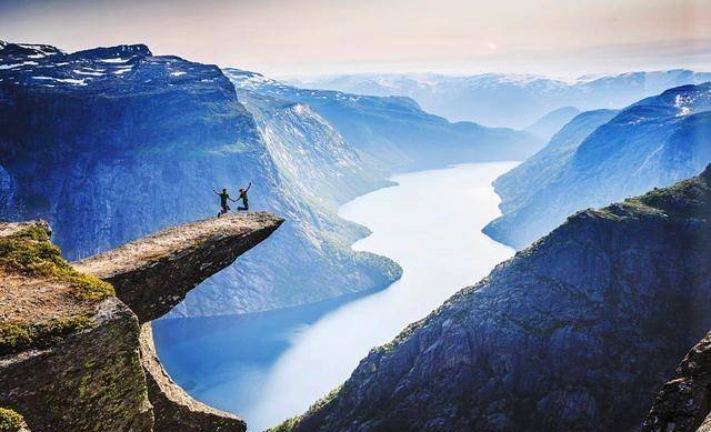 挪威山妖舌，如果你站在上面，会摆什么pose？