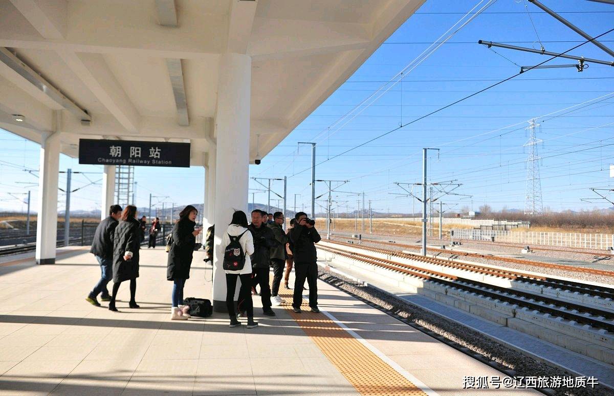 沈鞍山人口_鞍山师范学院