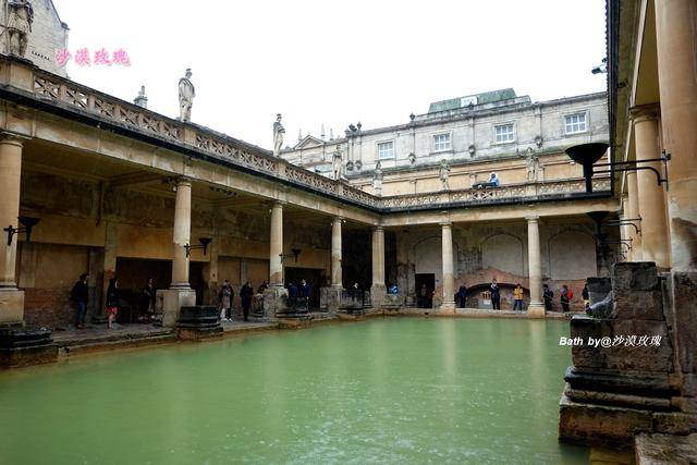 建在英国唯一天然温泉上的古罗马浴场，每天仍涌出46度的温泉水