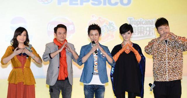 张云雷的粉丝有多少万 e549bae2aa6d49a48dd5d30bce63e65e.jpeg