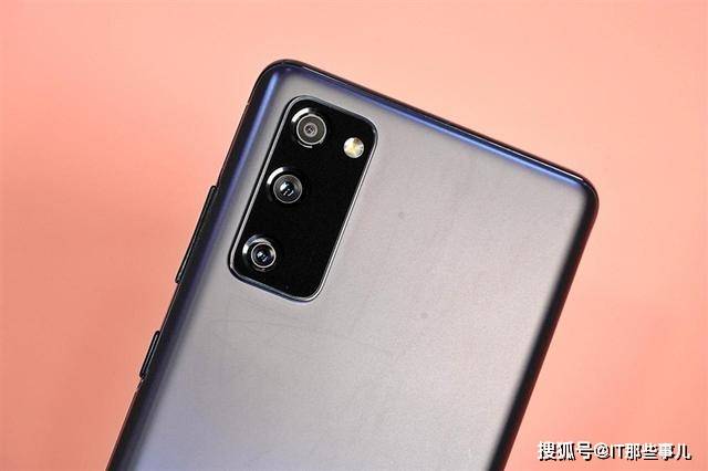旗舰|三星S20 FE直降1000元 比iPhone 11更值得买的安卓旗舰
