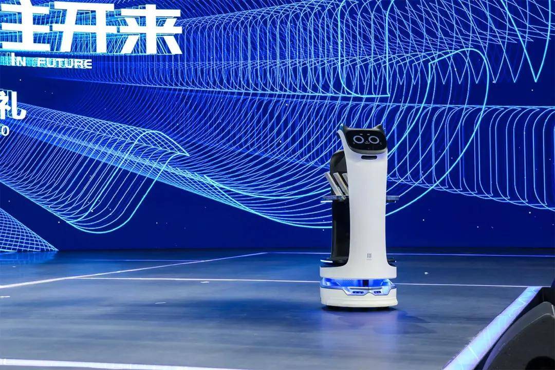 机器人的大场面 贝拉助力2020全球5g应用大赛