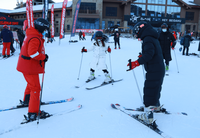 吉林冰雪之旅，全国五大滑雪场之一，体验亚洲雪场最大落差