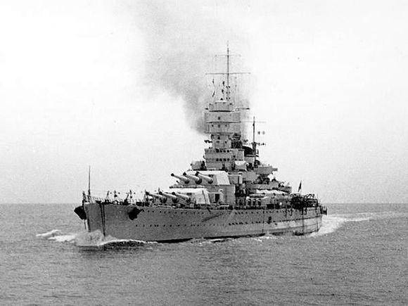 二战中的笑话,意大利海军战列舰盘点_加富尔