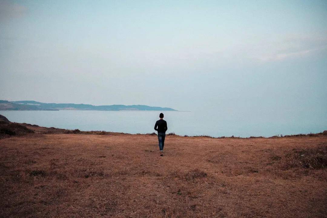中年人的成熟:戒掉情绪,懂得转弯,接受平凡