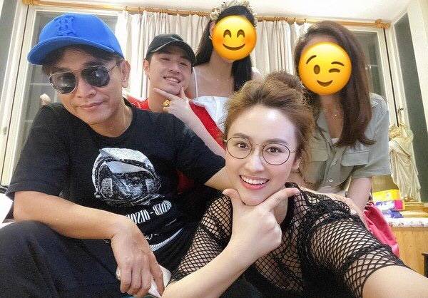 57岁吴宗宪,罕晒全家福,他与张葳葳孕有一儿三女,都是高颜值