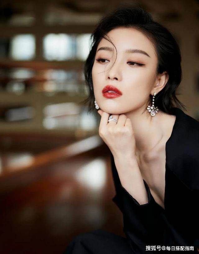 怎么拥有高级感的气质 56508088f3af48989d96eb917de2764e.jpeg