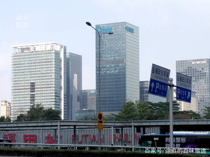 实拍亚洲最大的地下火车站，就在深圳市中心，拥有36个出入口