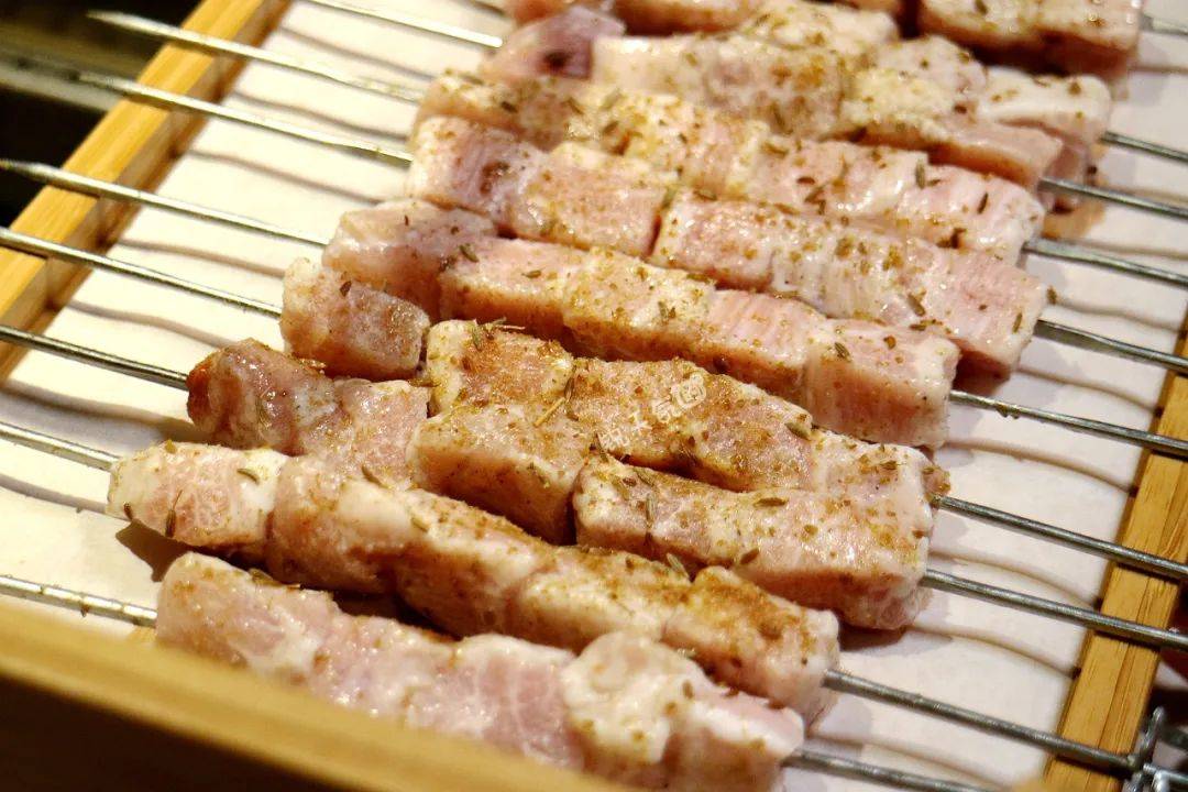烤猪颈肉,肉质鲜嫩,嚼感适中,一份不够,再来一份.