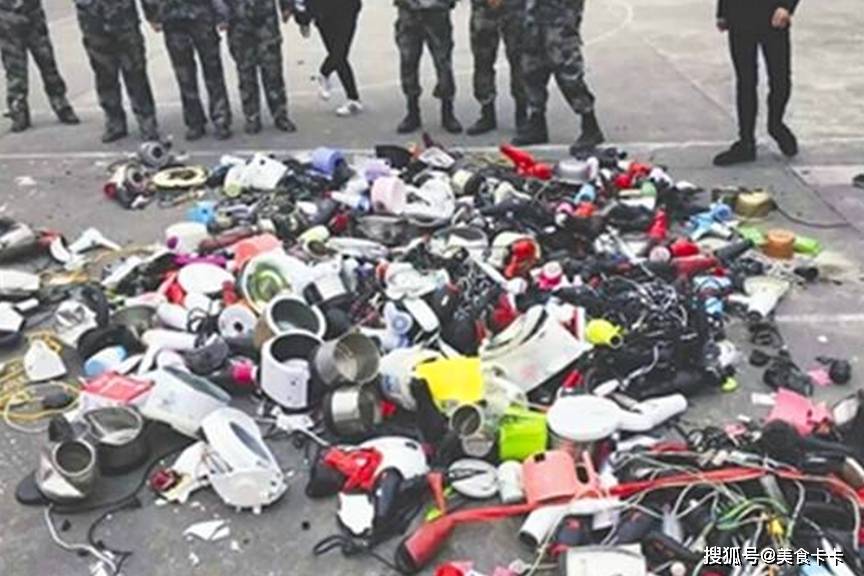 怎么在学校藏违禁品 921ccca8100f46e8a5109918690d8214.jpeg