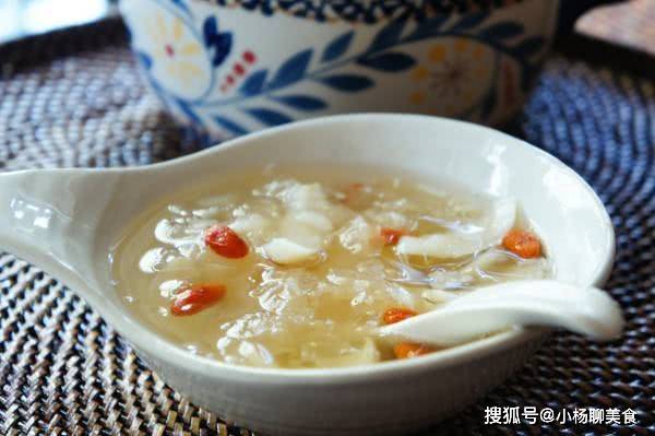 银耳怎么煮烂得快又粘稠好吃 9f84b8920d554689b36841e3c4887e4d.jpeg