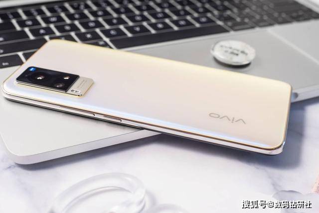 vivo x60系列图赏:小米11要有这质感和工业设计,还会被说丑?