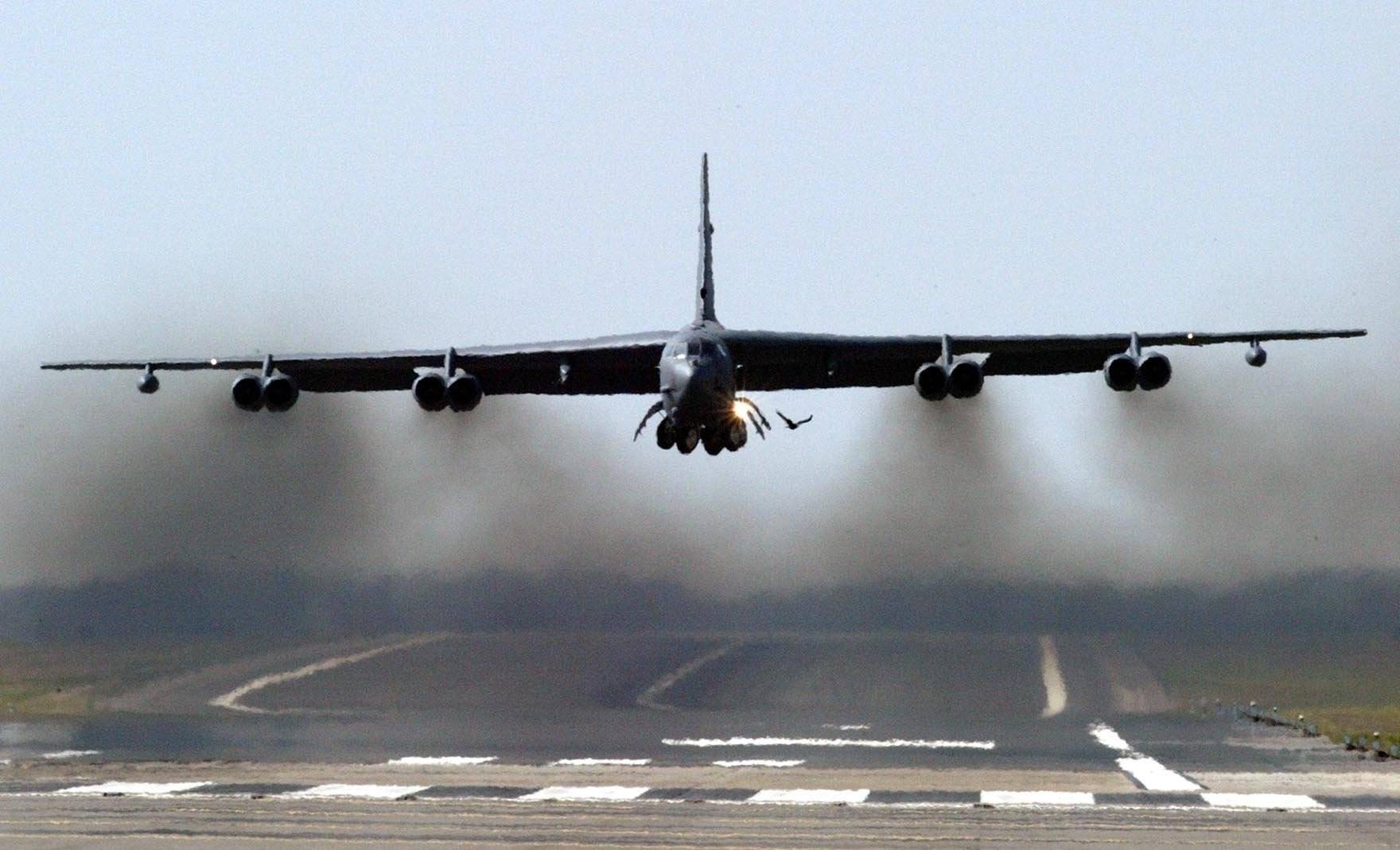 针对伊朗？美军6架B-52轰炸机被派往中东的一个军