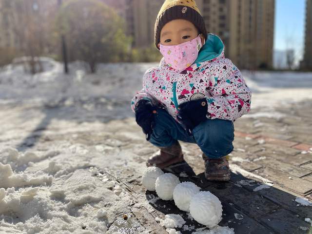 视频|iPhone 12 Pro实拍体验：拍雪后人像似乎有空气感